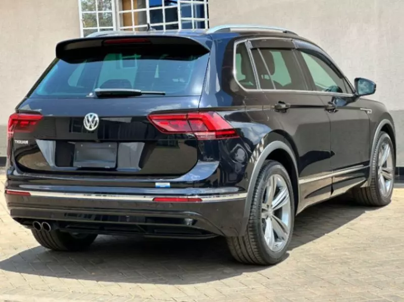 Volkswagen Tiguan   - 2014