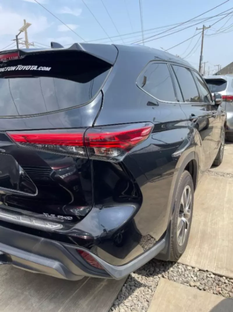 Toyota Highlander   - 2020