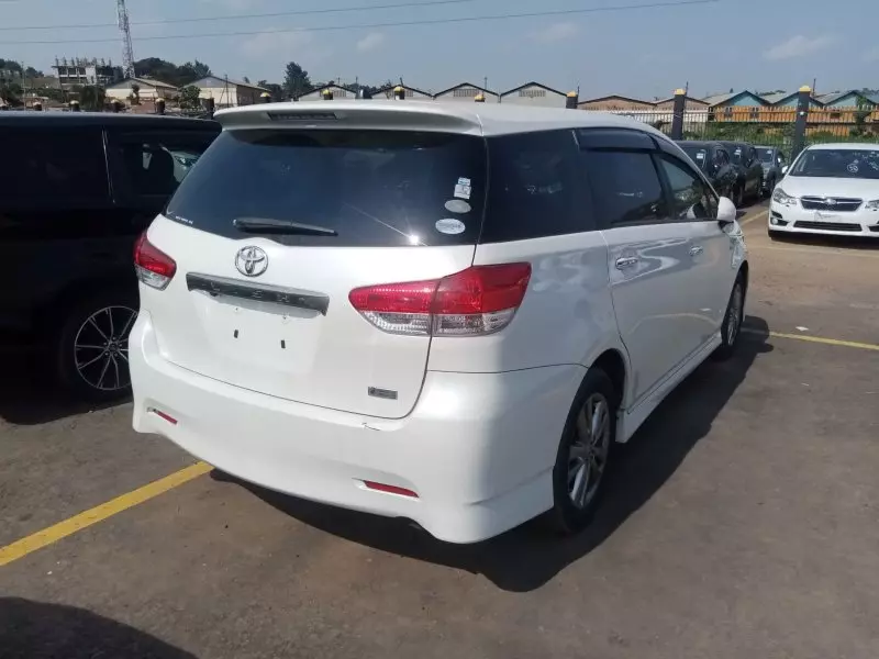 Toyota Wish   - 2012