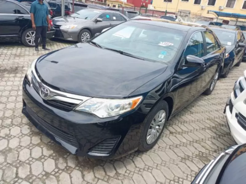 Toyota Camry   - 2014