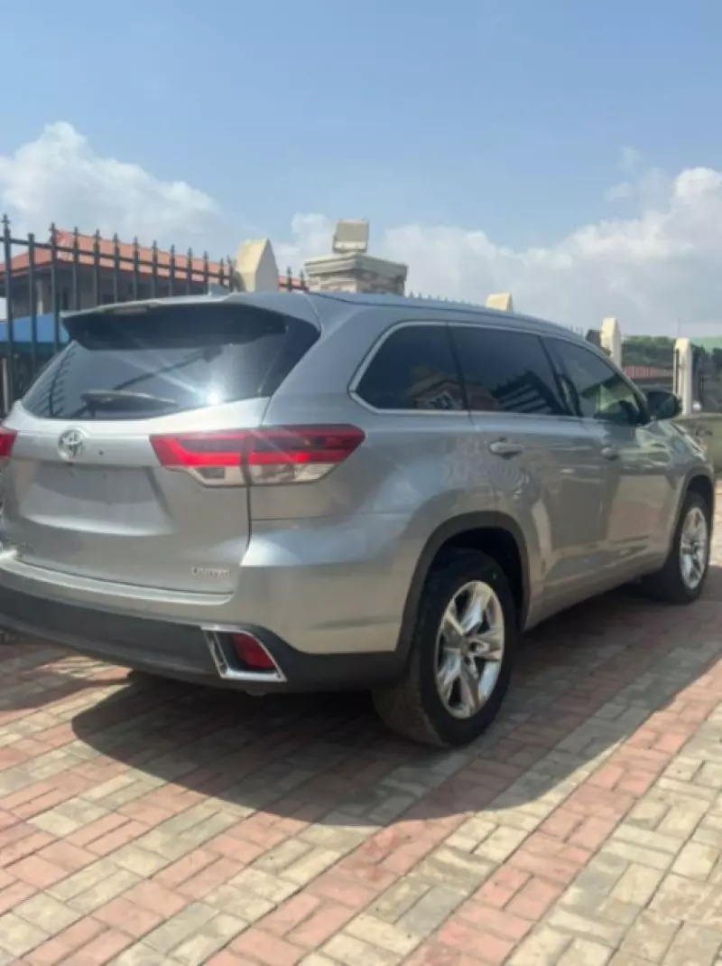 Toyota Highlander   - 2018