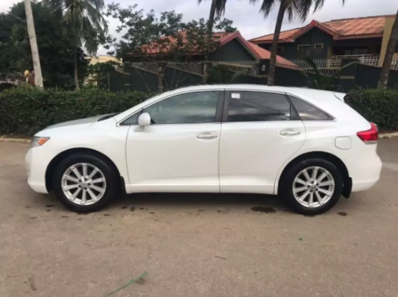 Toyota Venza   - 2012