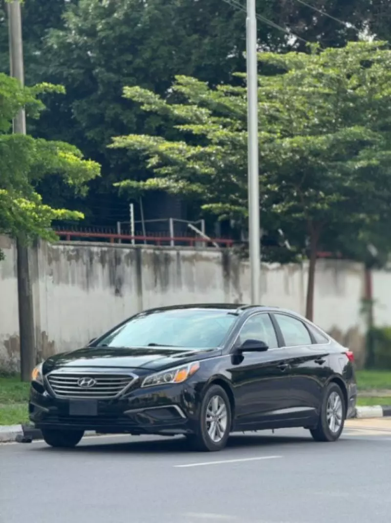 Hyundai Sonata   - 2016