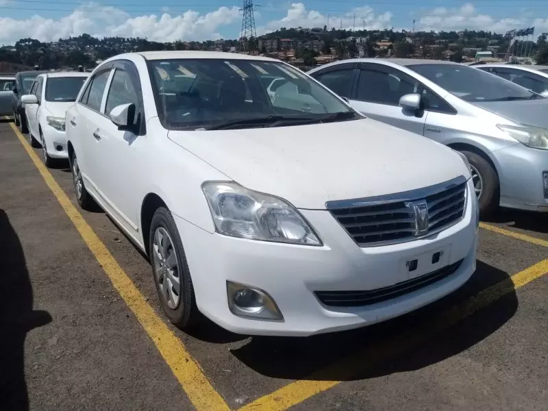 Toyota Premio    - 2012