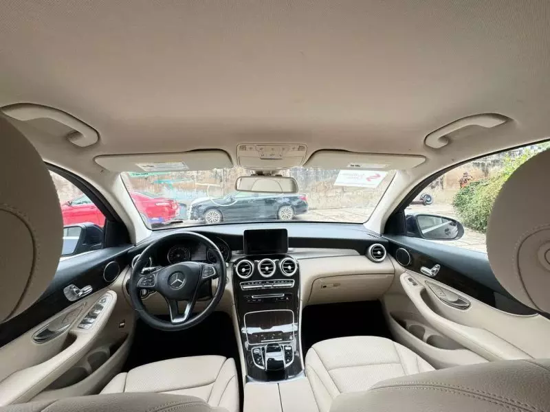 Mercedes-Benz GLC 300   - 2016