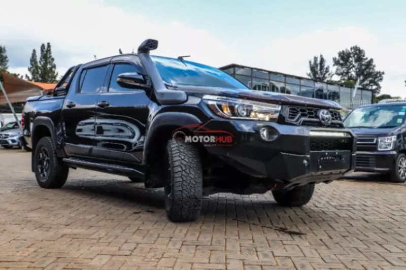 Toyota Hilux    - 2019