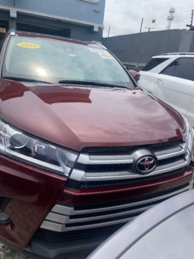 Toyota Highlander   - 2019