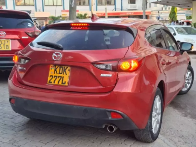 Mazda Axela    - 2016