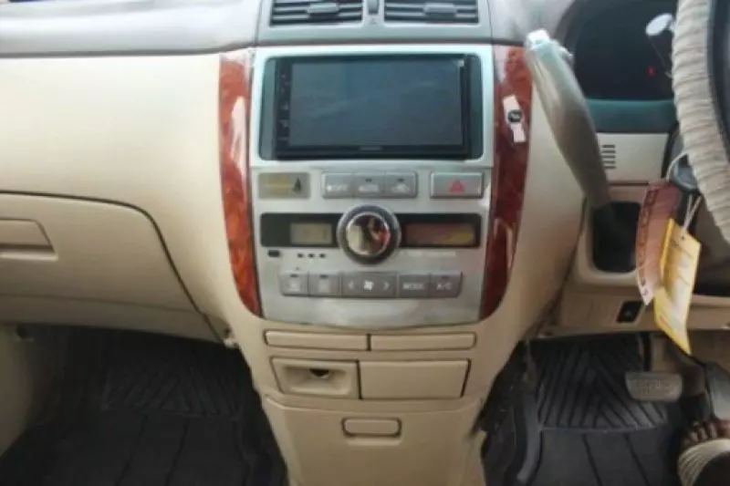 Toyota Ipsum   - 2004