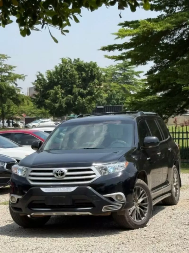 Toyota Highlander   - 2013