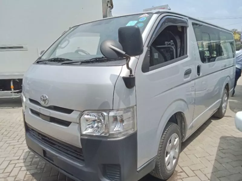 Toyota Hiace   - 2019