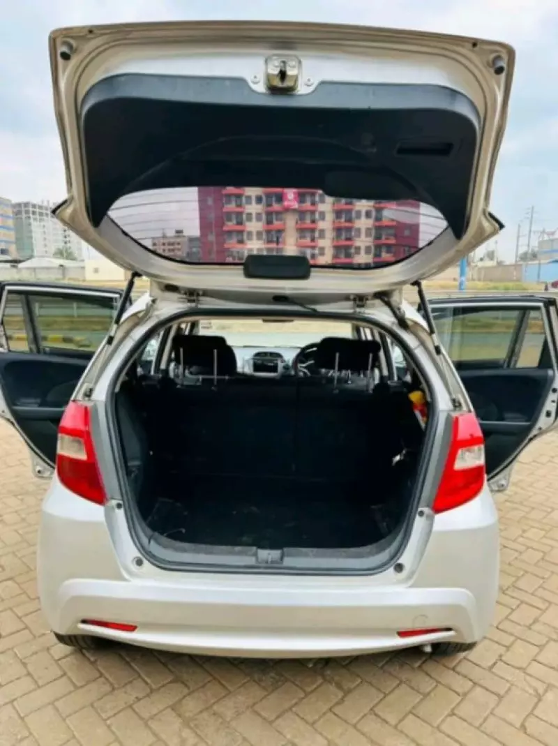 Honda Fit   - 2012