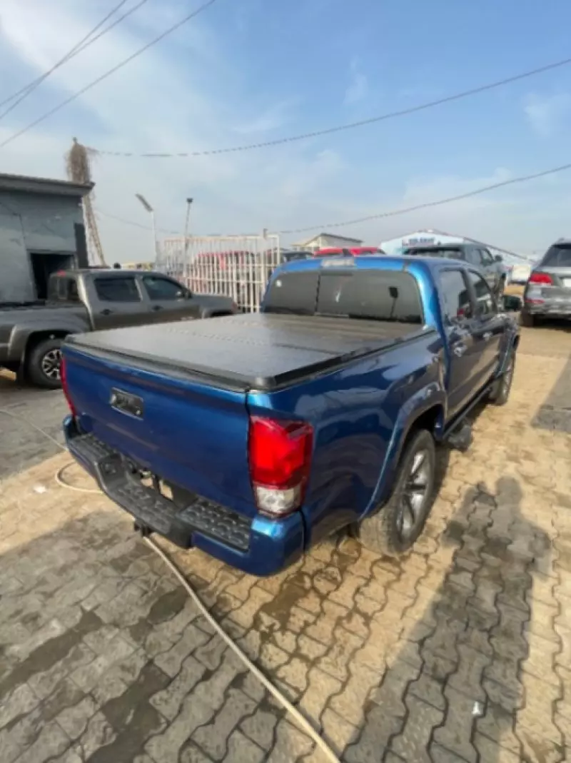 Toyota Tacoma - 2017