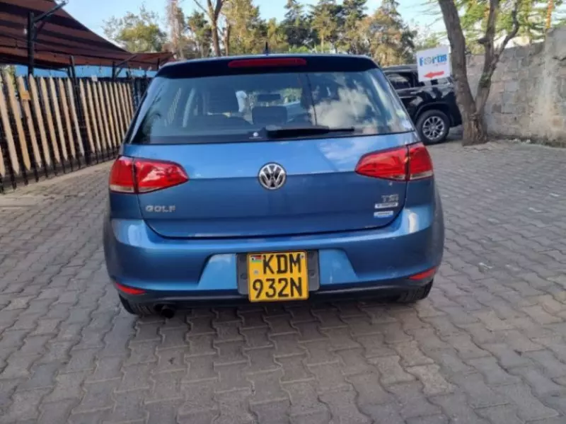 Volkswagen Golf   - 2016