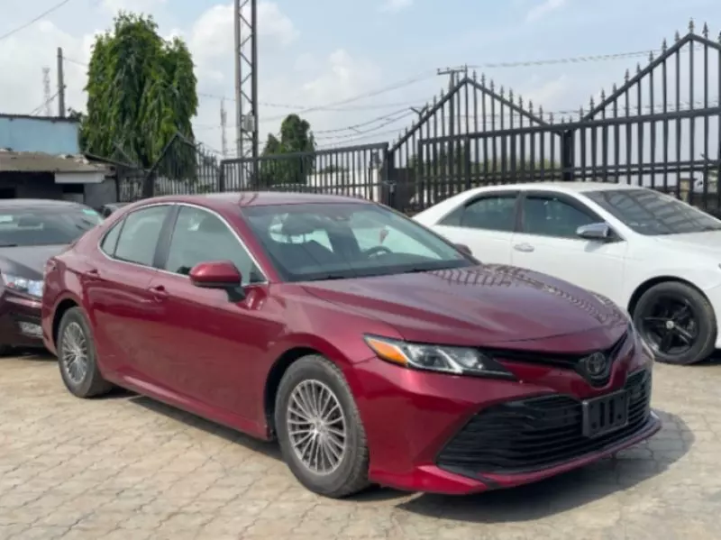 Toyota Camry   - 2018