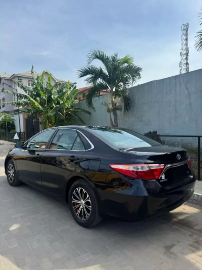 Toyota Camry - 2016
