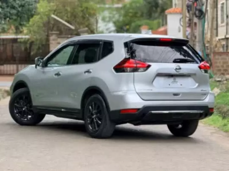 Nissan X-Trail   - 2020