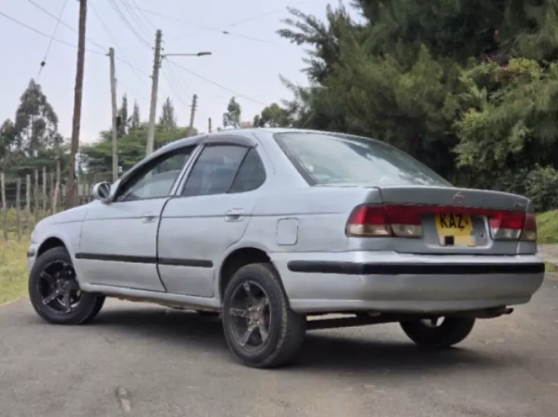 Nissan FB15   - 2000
