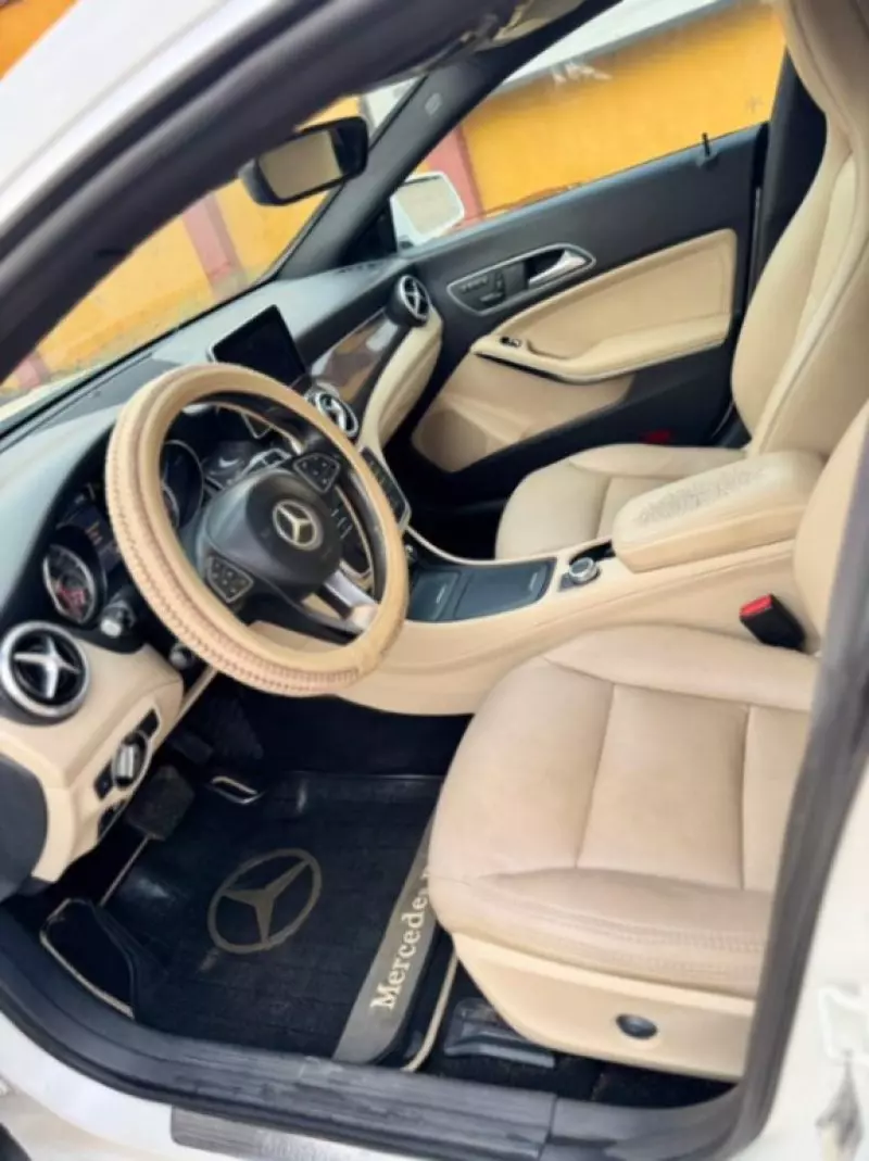 Mercedes-Benz CLA 250   - 2015