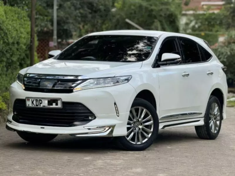 Toyota Harrier   - 2017
