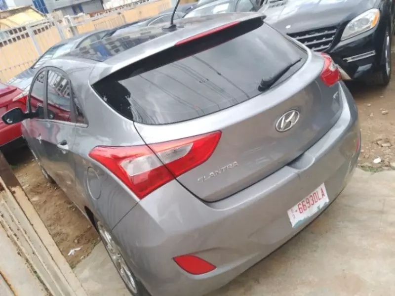 Hyundai Elantra   - 2014