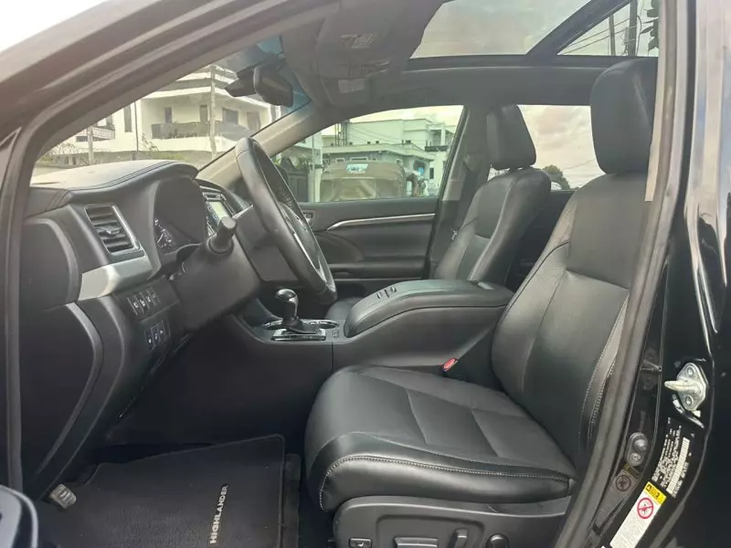 Toyota Highlander   - 2015