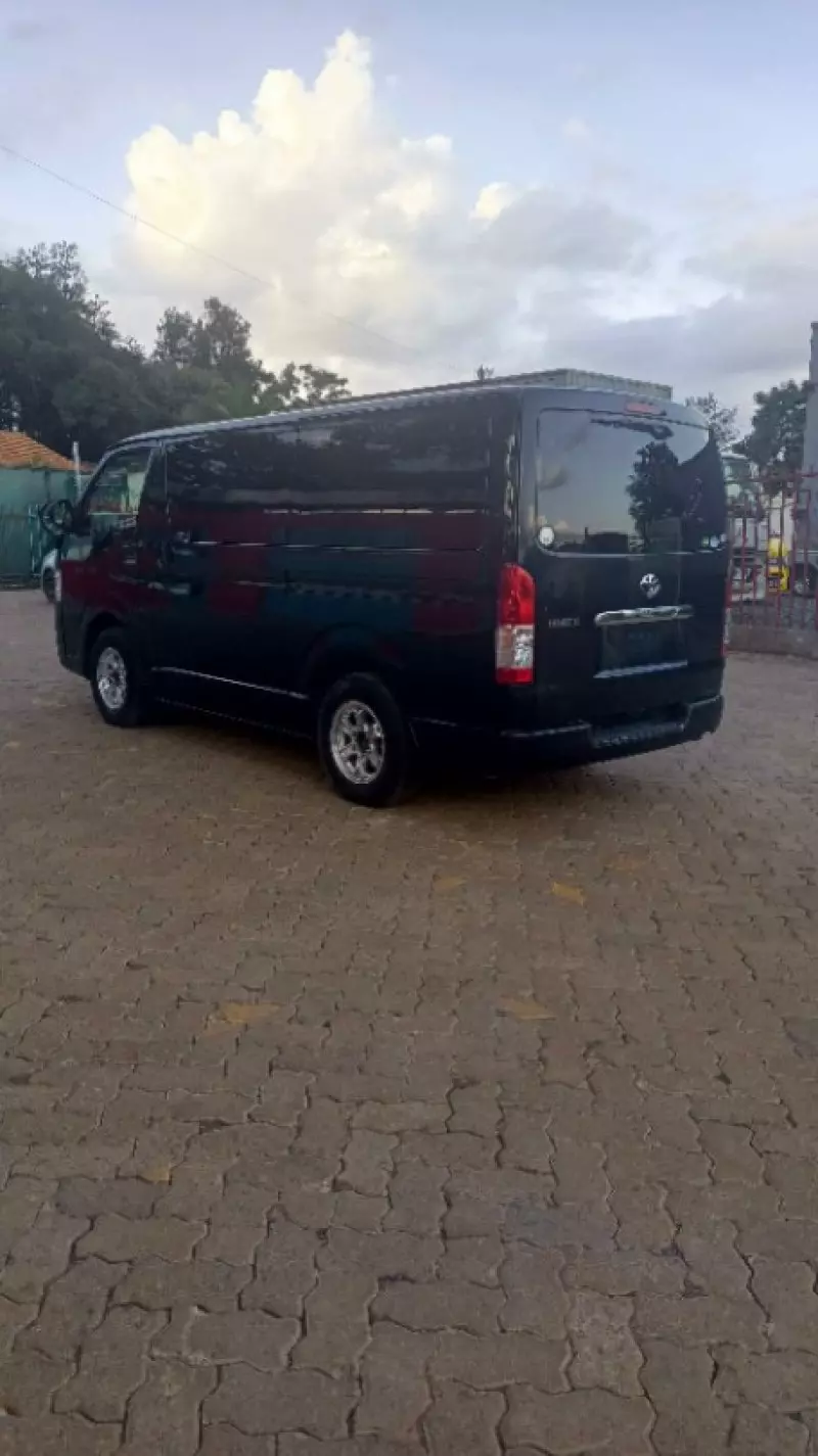 Toyota Hiace   - 2020