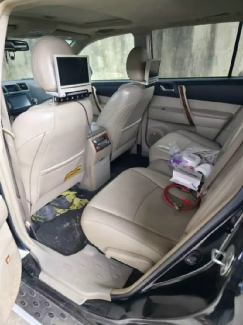 Toyota Highlander   - 2013