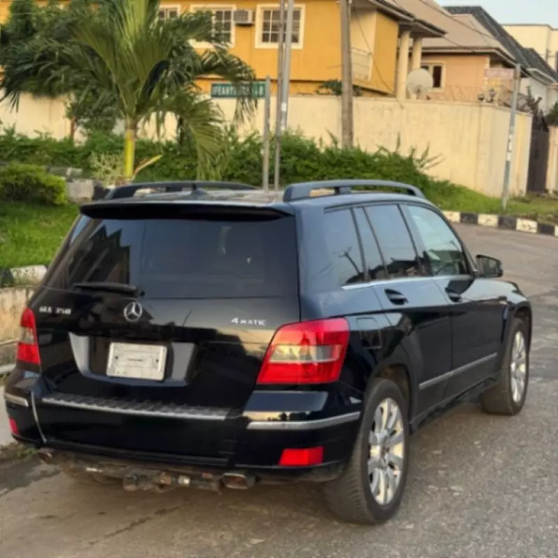 Mercedes-Benz GLK 350   - 2012