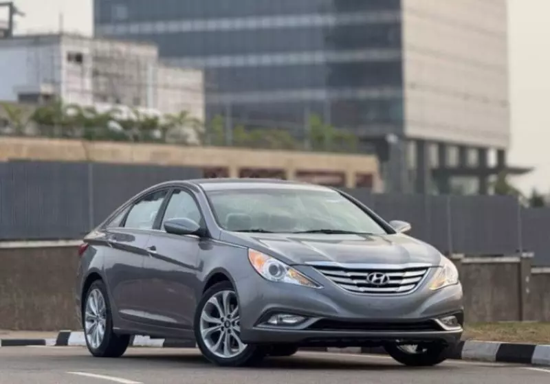 Hyundai Sonata   - 2015