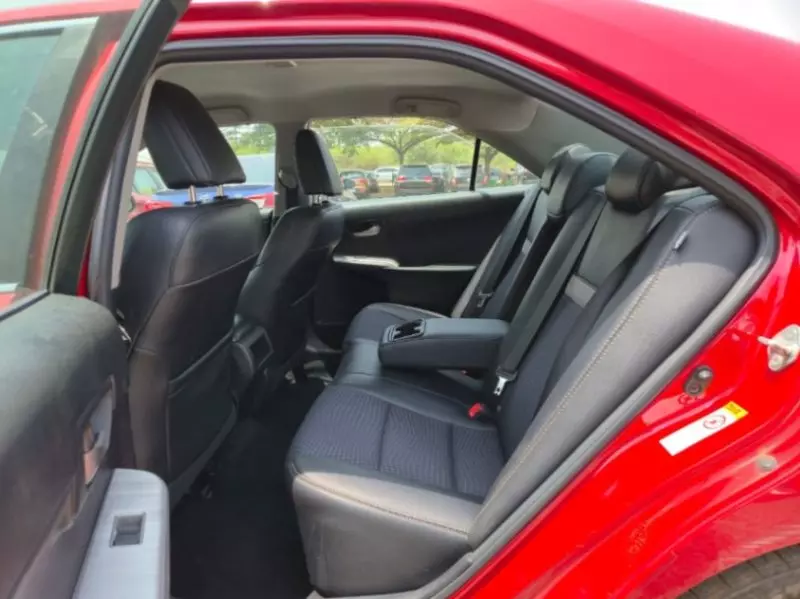 Toyota Camry   - 2013