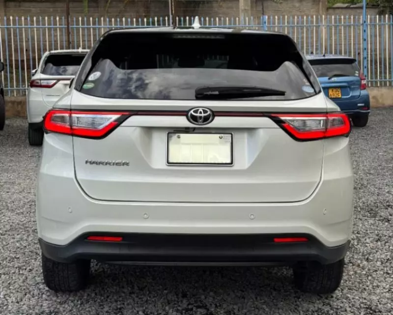 Toyota Harrier   - 2020