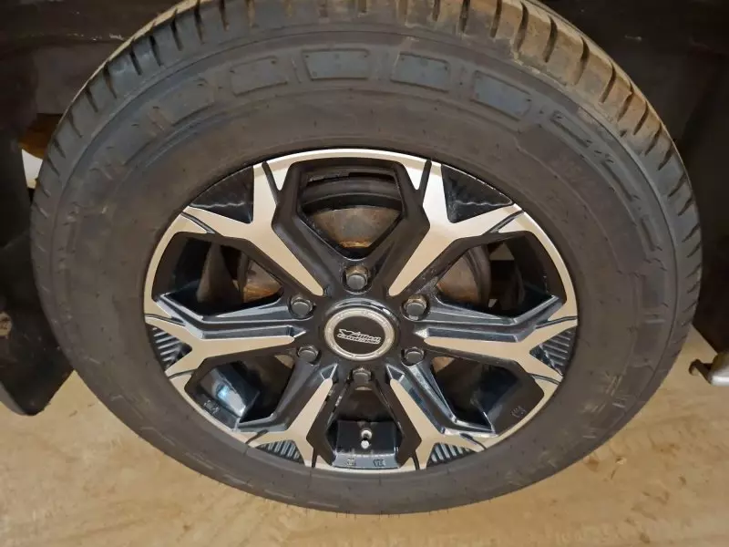 Toyota Hiace   - 2012