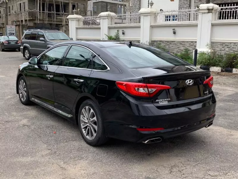 Hyundai Sonata   - 2015
