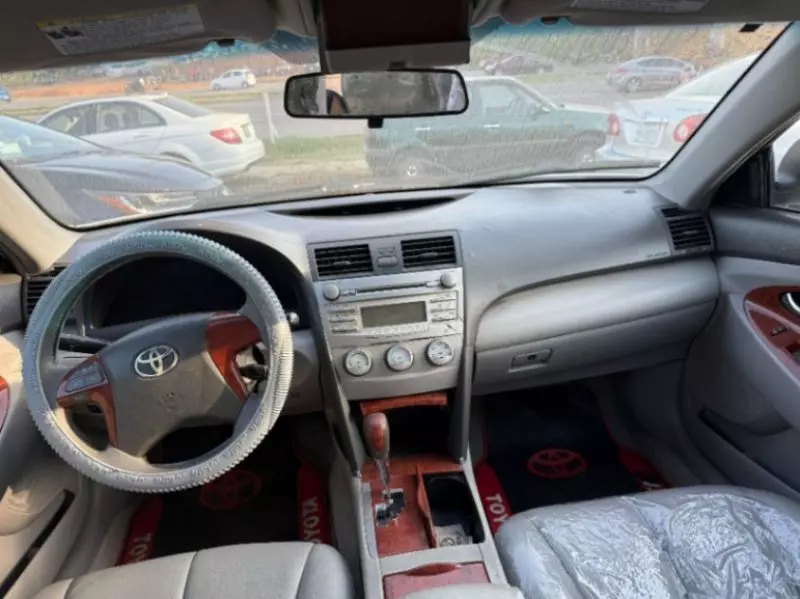 Toyota Camry   - 2011