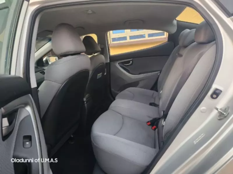 Hyundai Elantra   - 2011