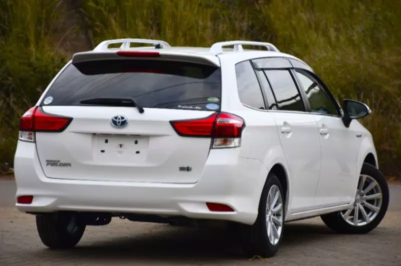 Toyota Fielder hybrid    - 2019