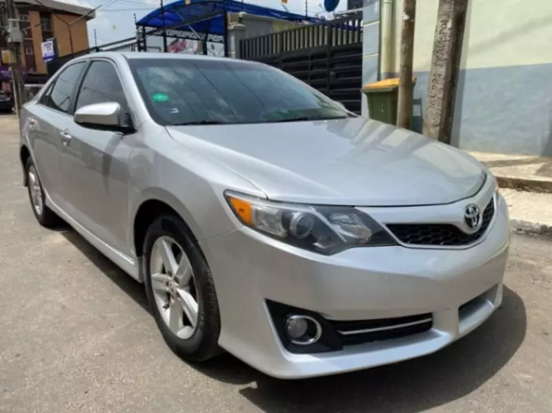 Toyota Camry   - 2012