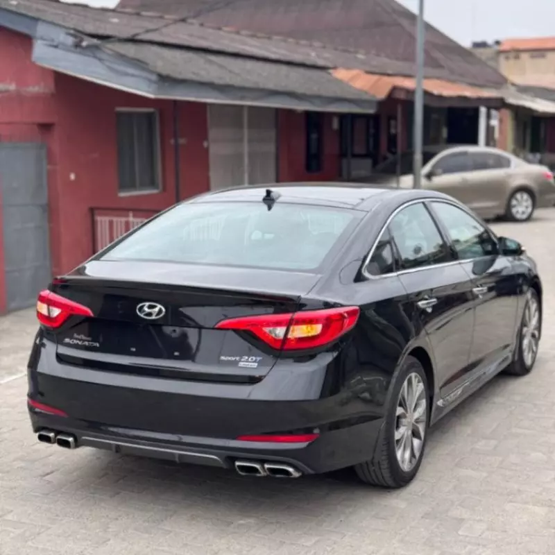 Hyundai Sonata   - 2015