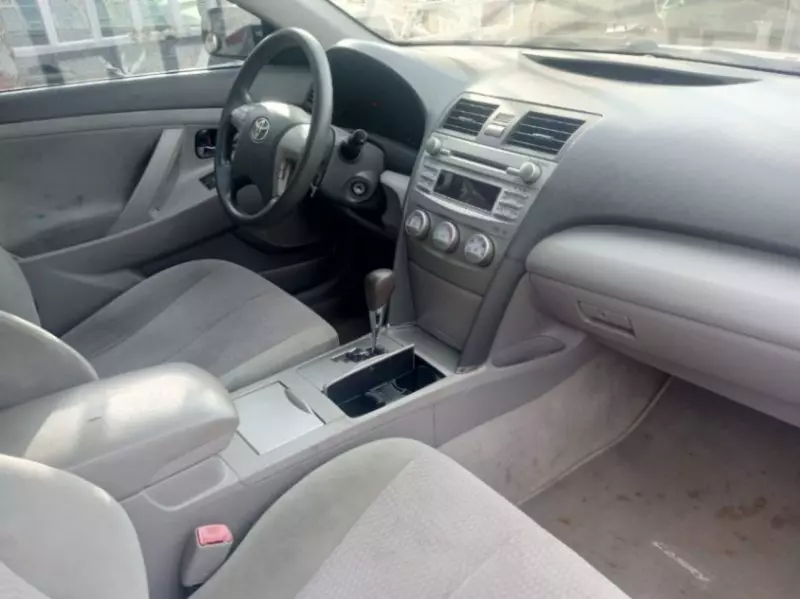 Toyota Camry   - 2011