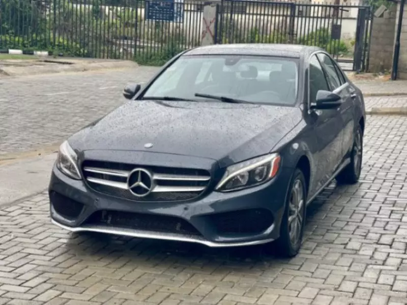 Mercedes-Benz C 300   - 2015