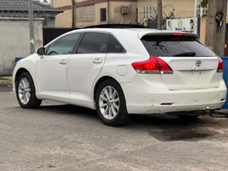 Toyota Venza   - 2012