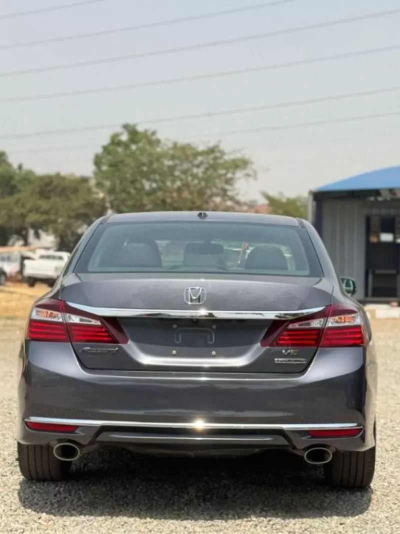 Honda Accord   - 2016