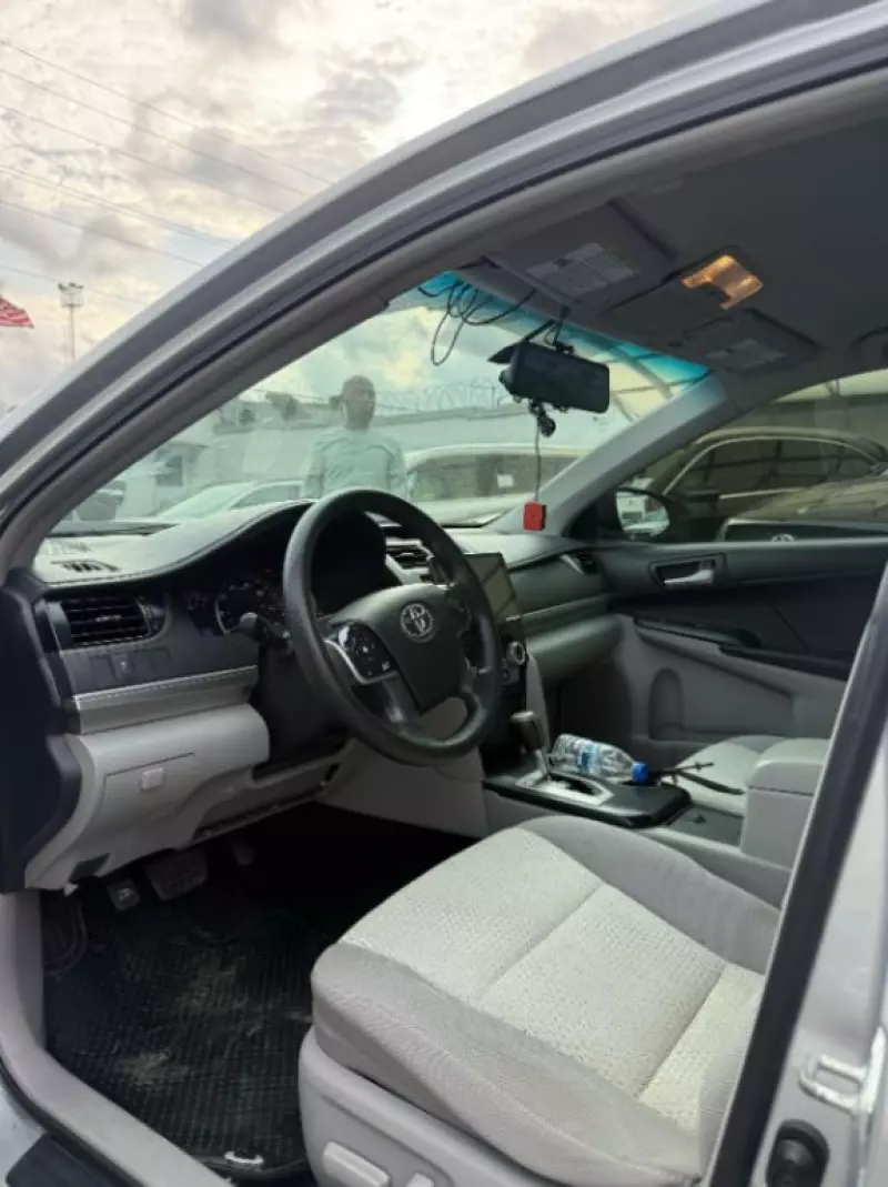 Toyota camry   - 2012