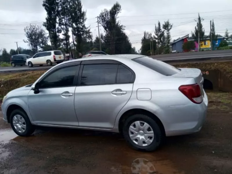 Toyota Axio    - 2012