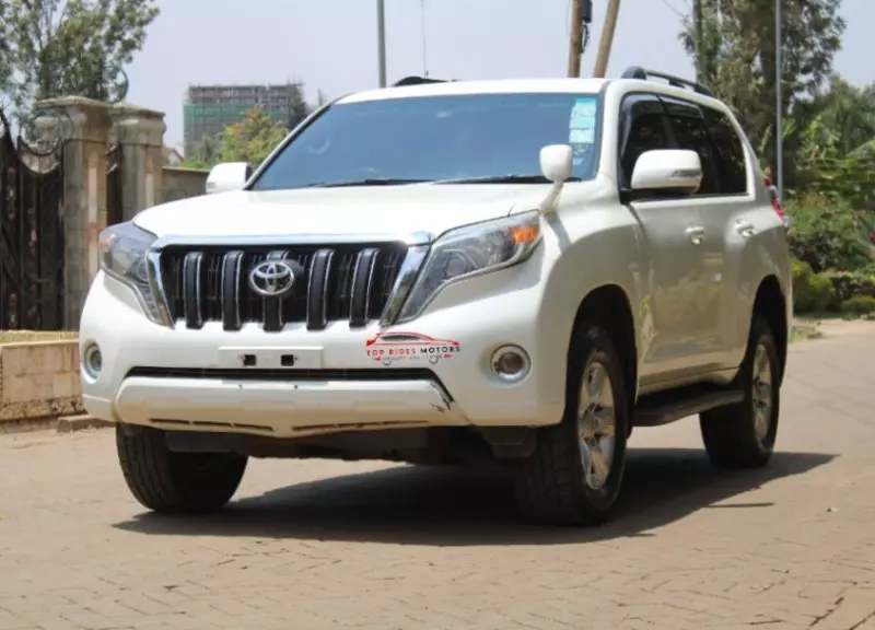 Toyota Land Cruiser   - 2011