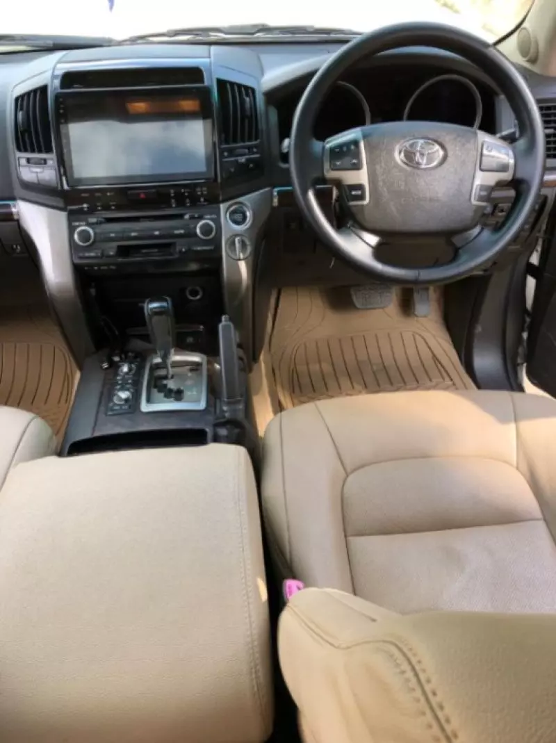Toyota Landcruiser  V8   - 2010