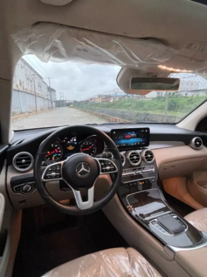 Mercedes-Benz GLC 300   - 2020