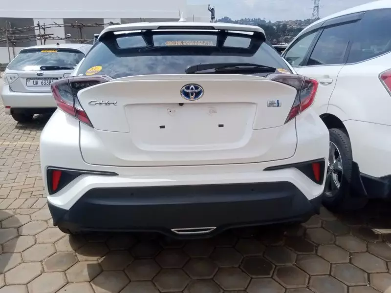 Toyota C-HR   - 2015