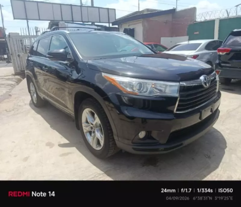 Toyota Highlander   - 2016